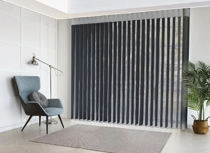 las cortinas waves destacan por su diseño contemporaneo y funcionalidad avanzada, fusionando estilo y versatilidad en un solo producto. a diferencia de las cortinas tradicionales o las persianas verticales, las Waves ofrecen un sistema altamente personalizable y tecnologicamente innovador
