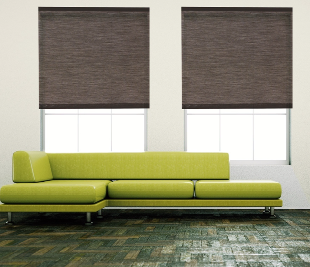 sin embargo, muchas personas descubren después de instalarlas que todavia entra luz por la ventana o que el ambiente no queda tan oscuro como esperaban. esto ocurre porque no todas las persianas blackout funcionan exactamente igual. existen varios factores tecnicos que determinan si una persiana realmente bloqueara la luz o si solo reducira la iluminacion. comprender estas diferencias es clave para elegir correctamente la persiana adecuada para una recamara, sala de television o cualquier espacio donde se necesite control total de luz.