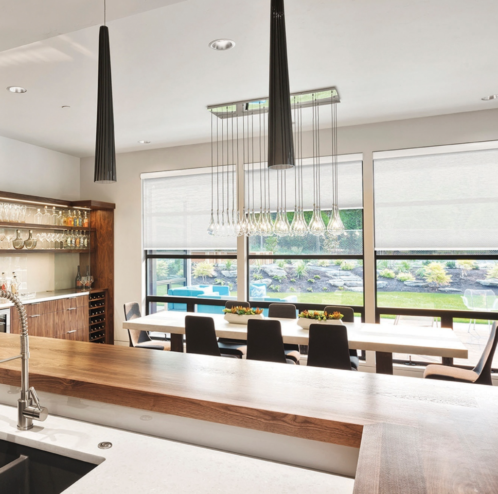 en el diseño contemporaneo de interiores existe una tendencia clara: aprovechar al maximo la luz natural sin perder privacidad. las persianas semi traslucidas decorativas se han convertido en una de las soluciones mas utilizadas por arquitectos, diseñadores y desarrolladores inmobiliarios.